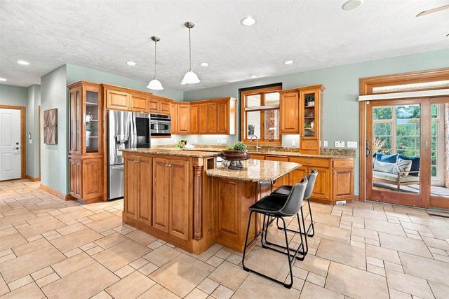 638 MIRANDA STREET, Combined Locks, WI 54113