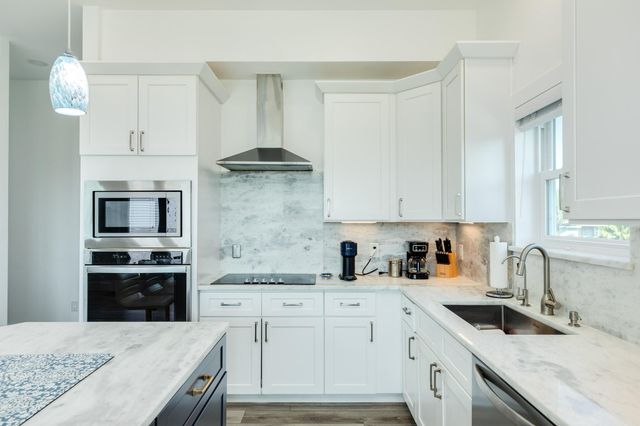 3903 Pirates Beach Blvd Court, Galveston, TX 77554