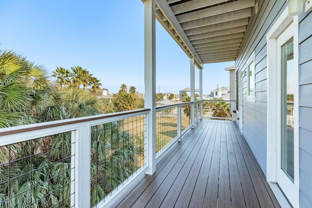 3903 Pirates Beach Blvd Court, Galveston, TX 77554