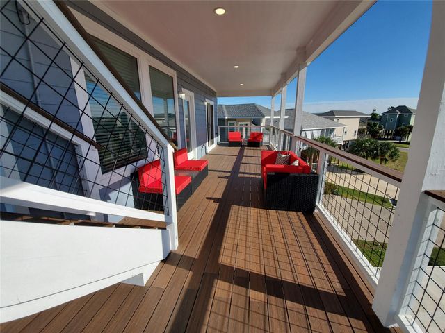 3903 Pirates Beach Blvd Court, Galveston, TX 77554