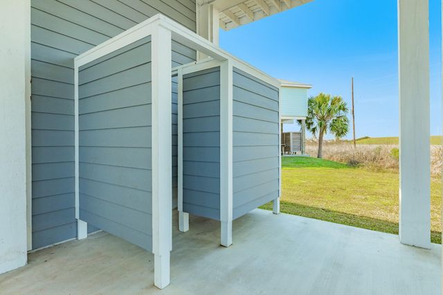 3903 Pirates Beach Blvd Court, Galveston, TX 77554