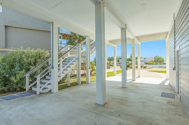 3903 Pirates Beach Blvd Court, Galveston, TX 77554