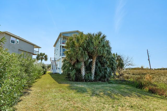 3903 Pirates Beach Blvd Court, Galveston, TX 77554