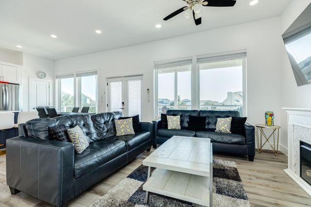 3903 Pirates Beach Blvd Court, Galveston, TX 77554