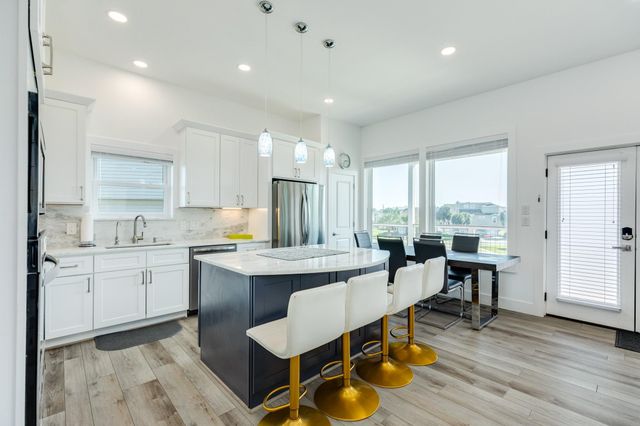 3903 Pirates Beach Blvd Court, Galveston, TX 77554