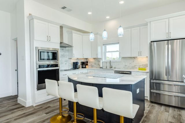 3903 Pirates Beach Blvd Court, Galveston, TX 77554