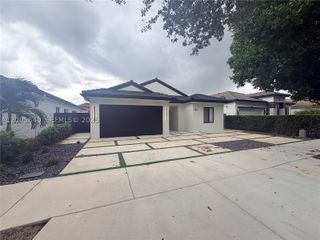 8932 NW 149th Ter na, Miami Lakes, FL 33018