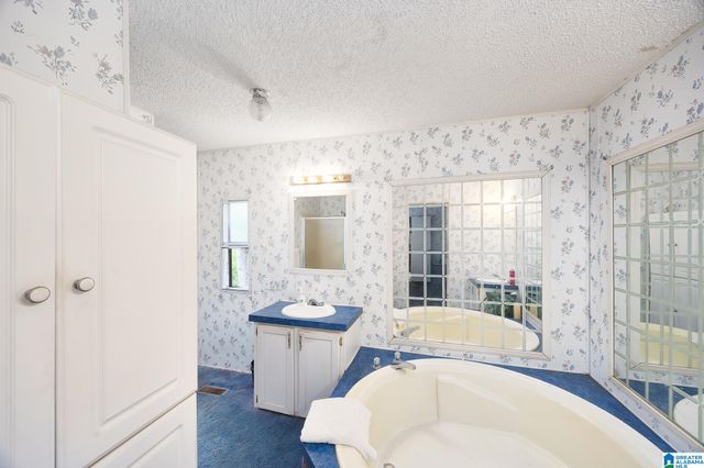 9599 GOLDEN LANE, Bessemer, AL 35023