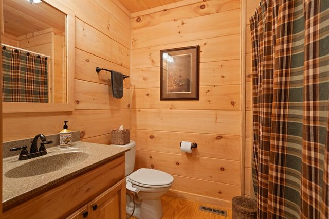 650 McDowell Road, Columbus, NC 28722