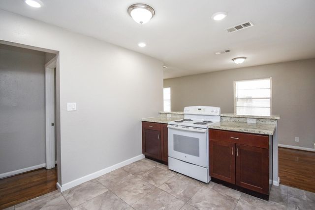 6223 Wayland Street, Houston, TX 77021