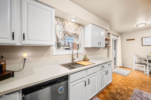 10220 N Reed Rd, Hayden, ID 83835