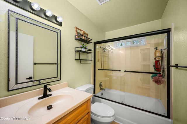 10220 N Reed Rd, Hayden, ID 83835