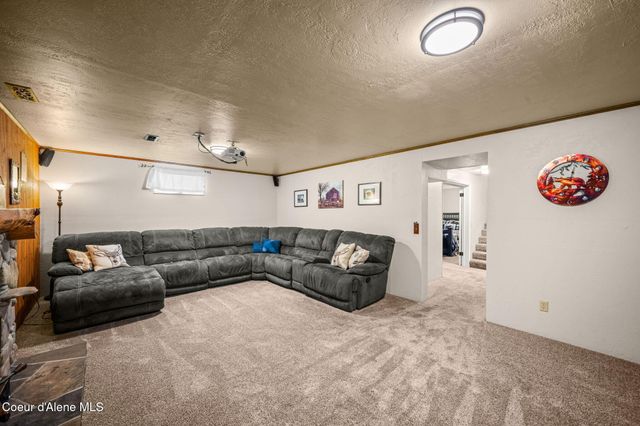 10220 N Reed Rd, Hayden, ID 83835