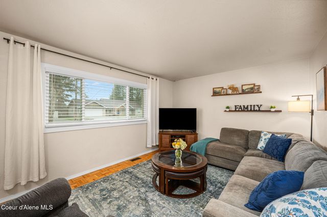 10220 N Reed Rd, Hayden, ID 83835