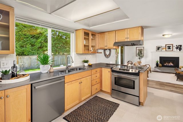 13102 111th Place NE, Kirkland, WA 98034