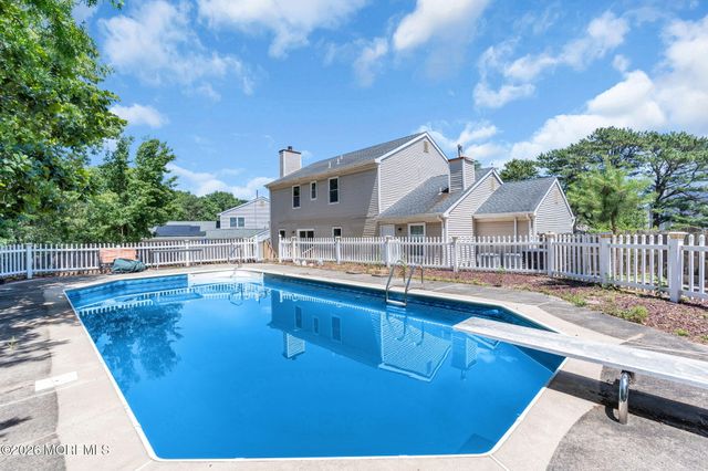 5 Buxton Court, Barnegat, NJ 08005