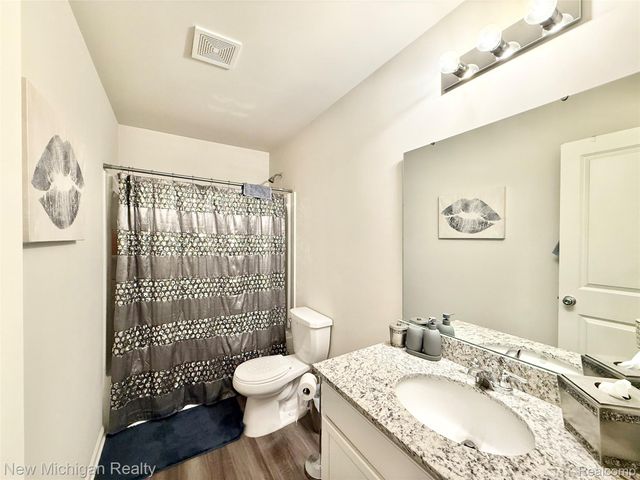 6079 Regency Drive, Burton, MI 48519