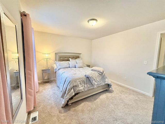 6079 Regency Drive, Burton, MI 48519