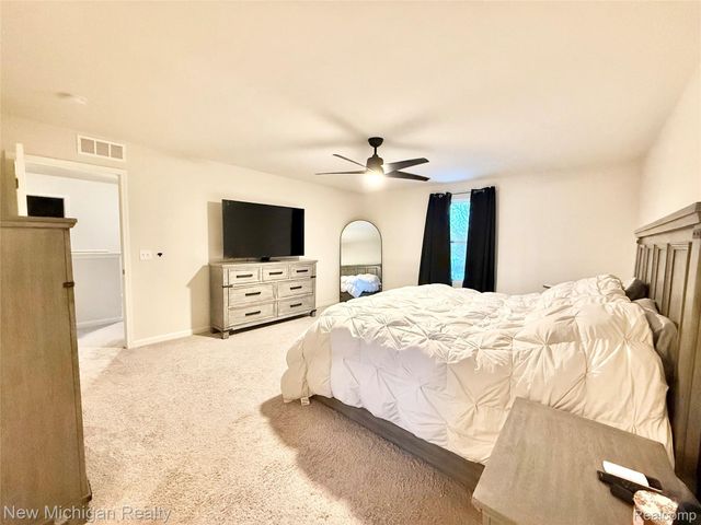 6079 Regency Drive, Burton, MI 48519