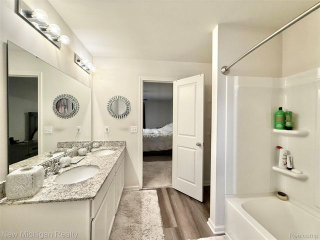 6079 Regency Drive, Burton, MI 48519