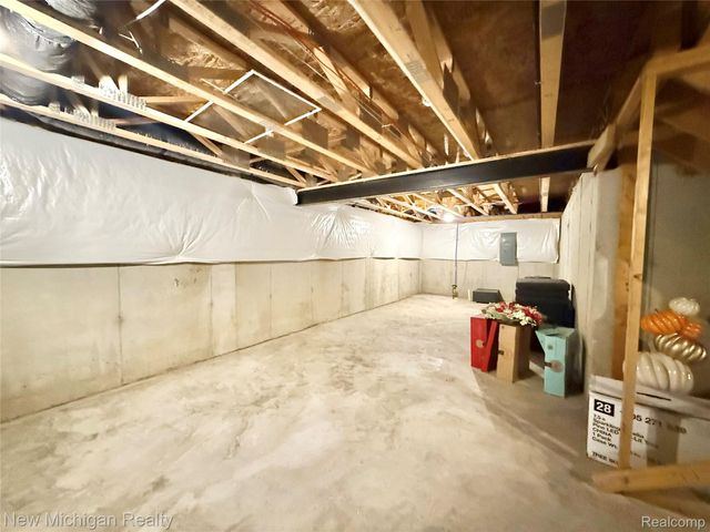 6079 Regency Drive, Burton, MI 48519