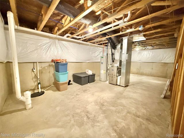 6079 Regency Drive, Burton, MI 48519