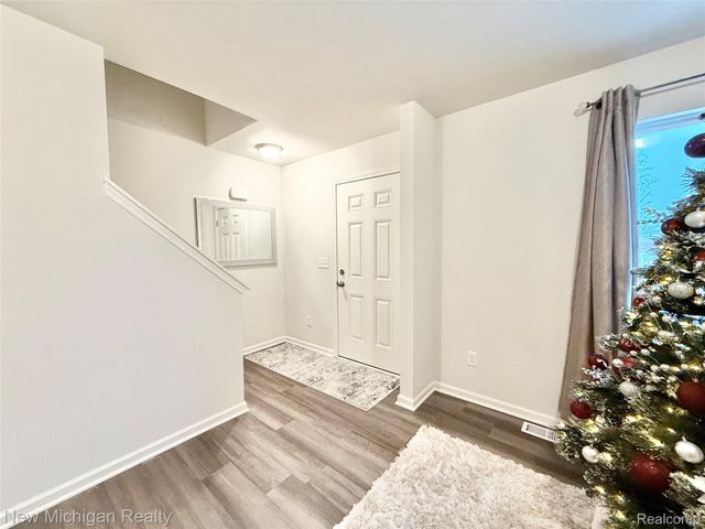 6079 Regency Drive, Burton, MI 48519