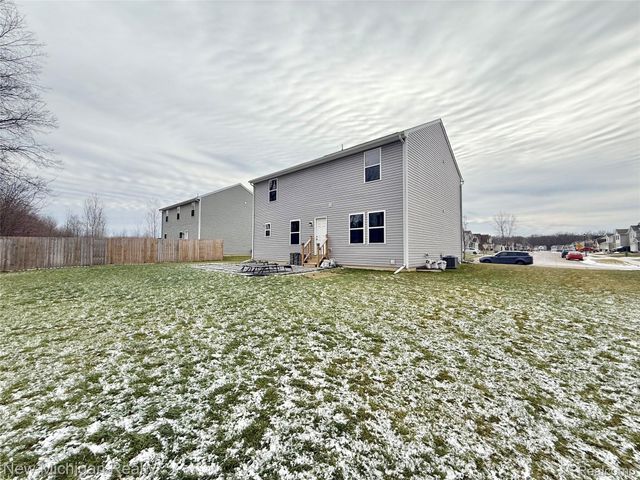 6079 Regency Drive, Burton, MI 48519