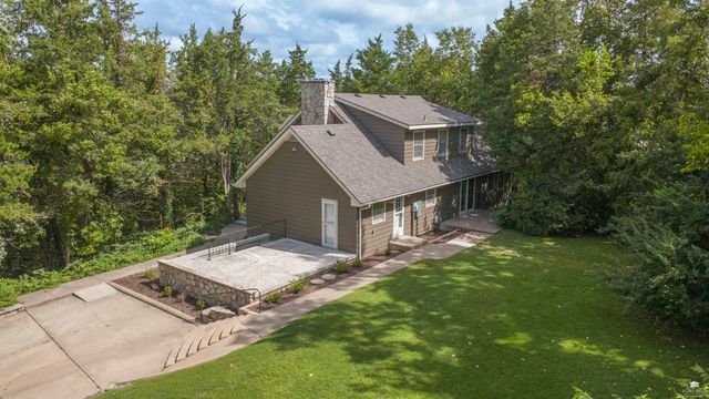 2025 College Heights Road, Manhattan, KS 66502