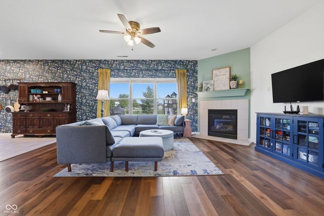 6116 W Morgan Court, New Palestine, IN 46163