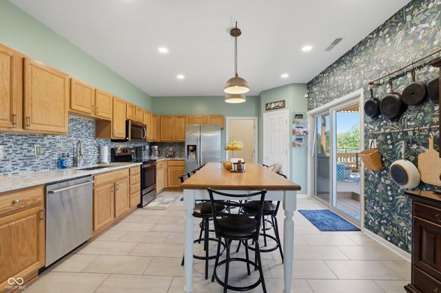 6116 W Morgan Court, New Palestine, IN 46163