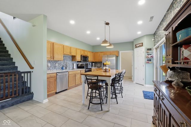 6116 W Morgan Court, New Palestine, IN 46163
