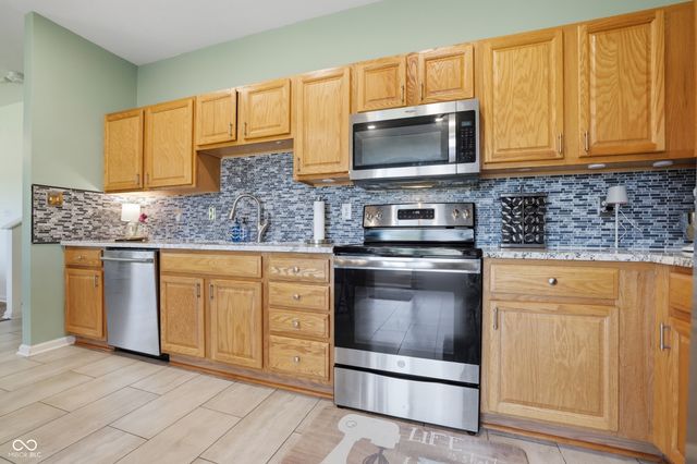 6116 W Morgan Court, New Palestine, IN 46163