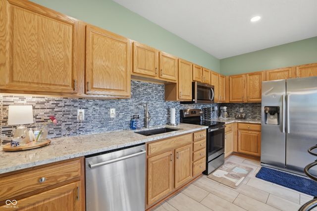 6116 W Morgan Court, New Palestine, IN 46163