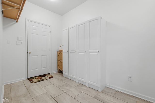 6116 W Morgan Court, New Palestine, IN 46163