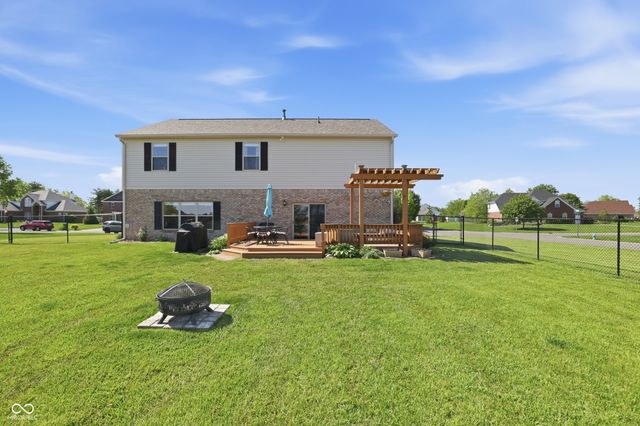 6116 W Morgan Court, New Palestine, IN 46163