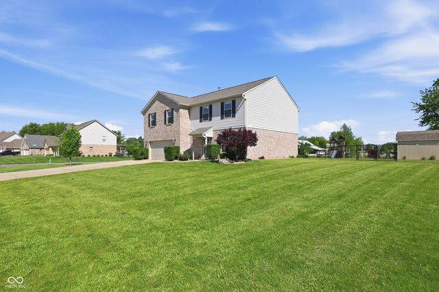 6116 W Morgan Court, New Palestine, IN 46163
