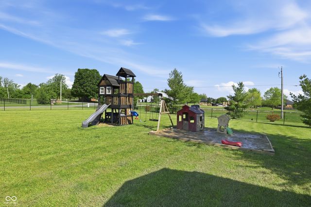 6116 W Morgan Court, New Palestine, IN 46163