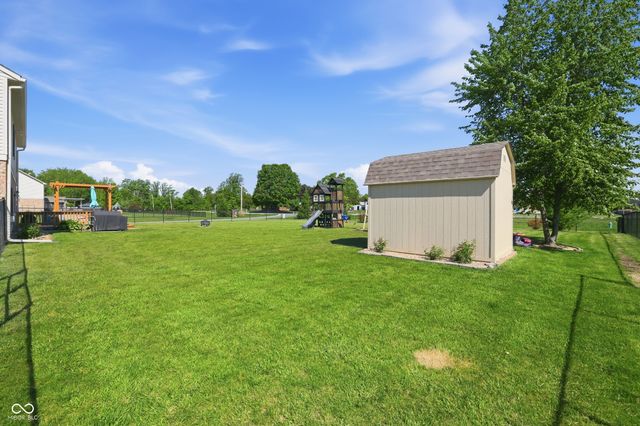 6116 W Morgan Court, New Palestine, IN 46163