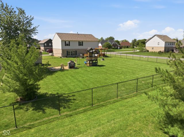 6116 W Morgan Court, New Palestine, IN 46163