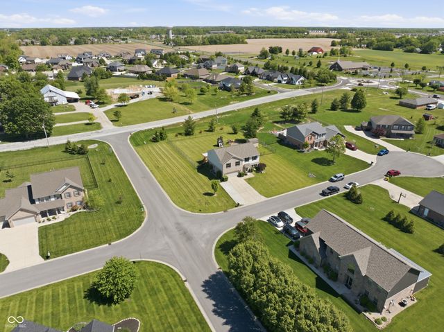 6116 W Morgan Court, New Palestine, IN 46163