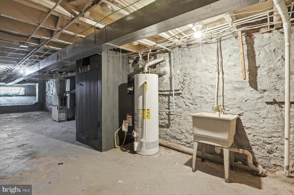 Image 13 of property listing at 3823 BELAIR RD, Baltimore, MD 21213
