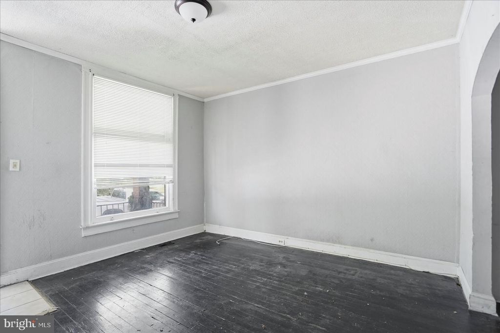 Image 4 of property listing at 3823 BELAIR RD, Baltimore, MD 21213