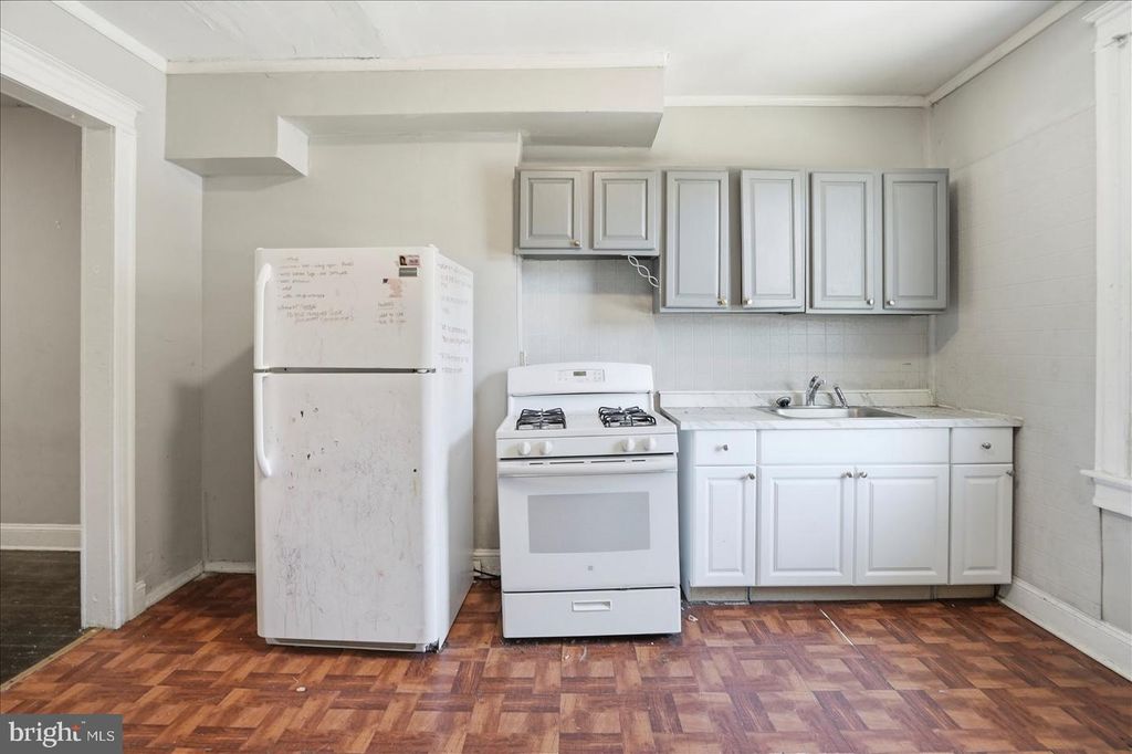 Image 8 of property listing at 3823 BELAIR RD, Baltimore, MD 21213