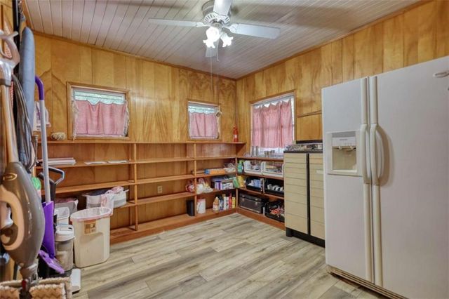 990 Oakland Ave SE, Conyers, GA 30012
