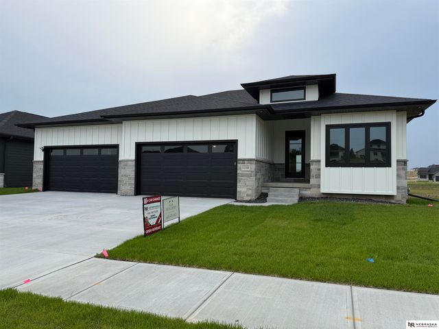 11104 S 218th Street, Gretna, NE 68028