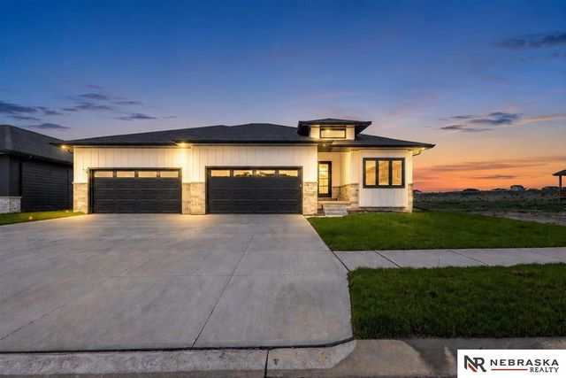 11104 S 218th Street, Gretna, NE 68028