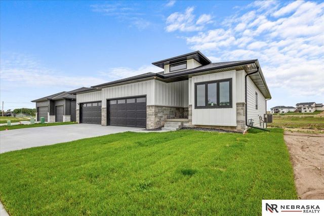 11104 S 218th Street, Gretna, NE 68028