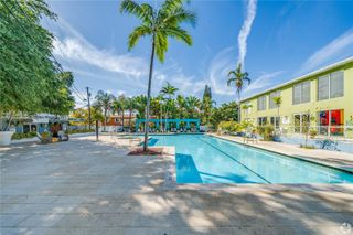 290 NE 51 2, Miami, FL 33137
