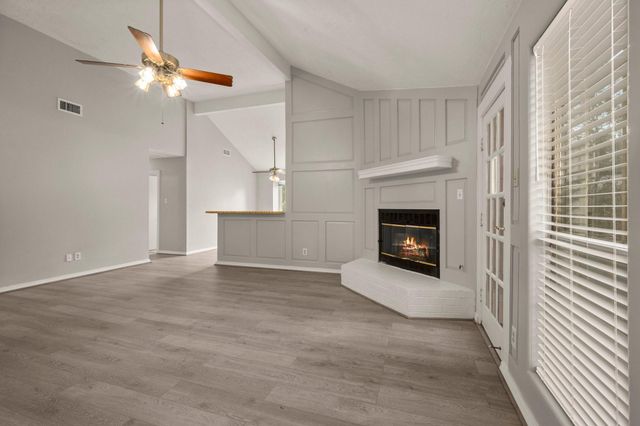 302 Foxtail Court, League City, TX 77573